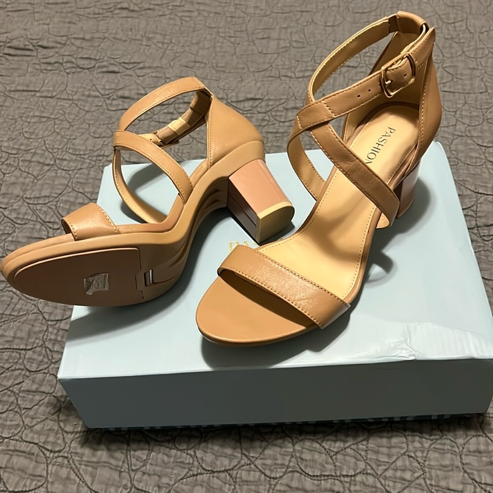 Pashion 1.0 The Sandal 3” Block Heel Sz 6.5